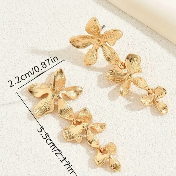 Long floral earrings in gold tone - new in package - Picture 4 of 4